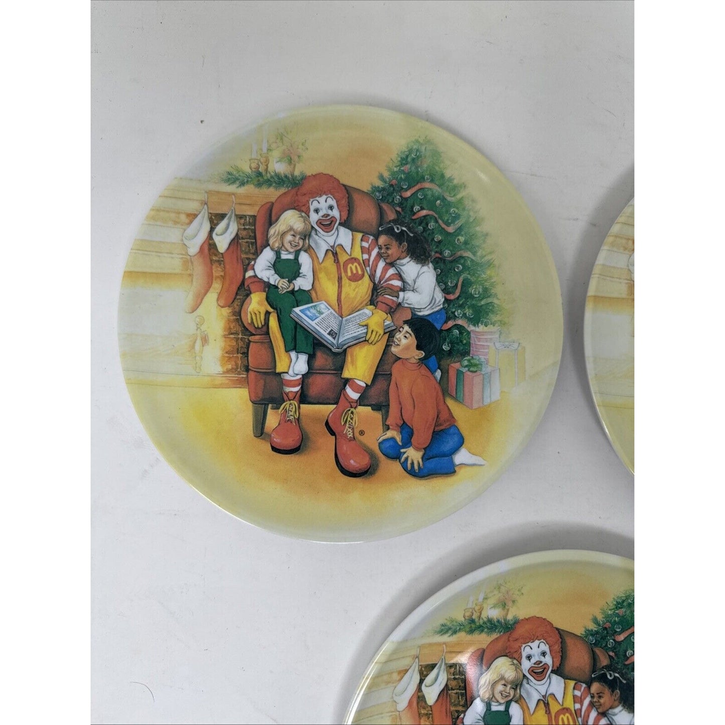 McDonalds 8” Plastic Plate Christmas - Ronald Reading to Children No Date - 3